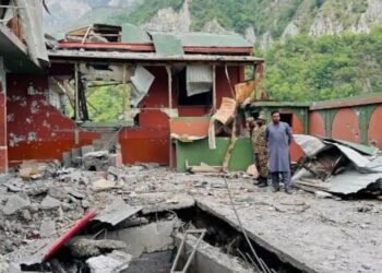 ಭಾರತದ ಏಟಿಗೆ ಬೆಚ್ಚಿಬಿದ್ದ ಪಾಕಿಸ್ತಾನ; ಗಡಿಯಲ್ಲಿರುವ ಜನರ ಸ್ಥಳಾಂತರ