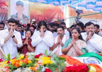 ಹುತಾತ್ಮ ಯೋಧ ಮುರಳಿ ನಾಯಕ್ ಕುಟುಂಬಕ್ಕೆ ಆಂಧ್ರ ಸರ್ಕಾರದಿಂದ 50 ಲಕ್ಷ ರೂ. ಪರಿಹಾರ ಘೋಷಣೆ, ರಾಜ್ಯ ಗೌರವ