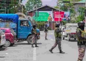 ಗಡಿ ಗ್ರಾಮಸ್ಥರು ತಕ್ಷಣ ಮನೆಗಳಿಗೆ ಮರಳಬೇಡಿ: ಜಮ್ಮು ಮತ್ತು ಕಾಶ್ಮೀರ ಪೊಲೀಸರು ಸೂಚನೆ ಕೊಟ್ಟಿದ್ದು ಯಾಕೆ?