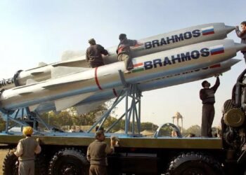 ಭಾರತದ ಬತ್ತಳಿಕೆಯ ಕೆಚ್ಚೆದೆ ಕಲಿ ಈ ಬ್ರಹ್ಮೋಸ್; ಪಾಕಿಸ್ತಾವನ್ನು ಚಿಂದಿ ಉಡಾಯಿಸಿದ ಸ್ವದೇಶಿ ಅಸ್ತ್ರ