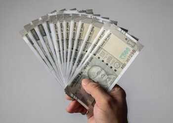 ರಾಜ್ಯ ಸರ್ಕಾರಿ ನೌಕರರಿಗೆ ವಿಶೇಷ ವೇತನ ಬಡ್ತಿ; ಸೌಲಭ್ಯ ಪಡೆಯಲು ಯಾರೆಲ್ಲ ಅರ್ಹರು?