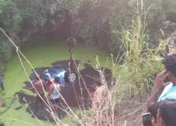 ನಿಯಂತ್ರಣ ತಪ್ಪಿ ಬಾವಿಗೆ ಬಿದ್ದ ಕಾರು: ಮೂವರು ದುರ್ಮರಣ