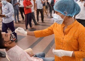 ಕೇರಳದಲ್ಲಿ 182 ಮಂದಿಗೆ ಕೋವಿಡ್-19 ದೃಢ: ಎಚ್ಚರಿಕೆ ವಹಿಸುವಂತೆ ನಾಗರಿಕರಿಗೆ ಸರ್ಕಾರ ಸೂಚನೆ