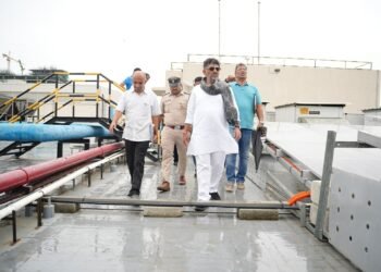 ನೀರು ಸರಾಗವಾಗಿ ಹರಿಯಲು ಕ್ರಮ ಕೈಗೊಳ್ಳುವಂತೆ ಬಿಬಿಎಂಪಿ ಅಧಿಕಾರಿಗಳಿಗೆ ಡಿಕೆಶಿ ಸೂಚನೆ