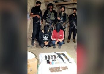 ಕಾಶ್ಮೀರದ ಶೋಪಿಯಾನ್‌ನಲ್ಲಿ 2 ಲಷ್ಕರ್ ಉಗ್ರರ ಬಂಧನ: ಶಸ್ತ್ರಾಸ್ತ್ರಗಳು ವಶಕ್ಕೆ