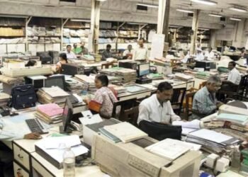 ರಾಜ್ಯ ಸರ್ಕಾರಿ ನೌಕರರಿಗೆ ಸಿಹಿ ಸುದ್ದಿ ನೀಡಿದ ಸರ್ಕಾರ; ಇನ್ನು 2 ಬ್ಯಾಂಕ್ ಖಾತೆ ಅವಶ್ಯಕತೆ ಇಲ್ಲ