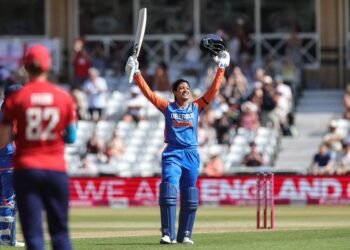 ಟಿ20ಯಲ್ಲಿ ಚೊಚ್ಚಲ ಶತಕ ಸಿಡಿಸಿದ ಸ್ಮೃತಿ ಮಂಧಾನ