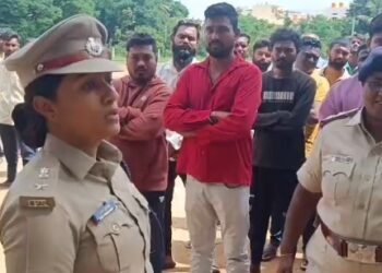 ರೌಡಿಗಳ ಪರೇಡ್; ಕಾರ್ಪೊರೇಟರ್ ಗೆ ವಾರ್ನಿಂಗ್