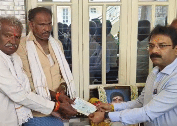 ಕಾಲ್ತುಳಿತದಲ್ಲಿ ಸಾವನ್ನಪ್ಪಿದ ಶ್ರವಣ್ ಕುಟುಂಬಕ್ಕೆ ಚೆಕ್ ವಿತರಣೆ