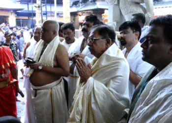ಮೂಕಾಂಬಿಕಾ ದೇವಿ ದರ್ಶನ ಪಡೆದ ಪರಂ