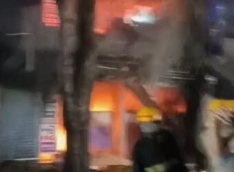 ಟೈಯರ್ ಅಂಗಡಿಗೆ ಬೆಂಕಿ: ತಪ್ಪಿದ ಭಾರೀ ಅನಾಹುತ