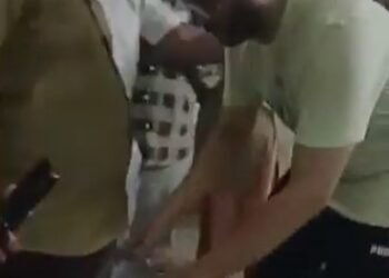 ಚಪ್ಪಲಿಯಿಂದ ಆಟೋ ಚಾಲಕನ ಮೇಲೆ ಹಲ್ಲೆ; ಕ್ಷಮೆ ಕೇಳಿದ ಮಹಿಳೆ