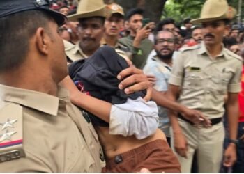 ಆರ್ ಸಿಬಿ ಮ್ಯಾನೇಜ್ಮೆಂಟ್, ಕೆಎಸ್ ಸಿಎ ವಿರುದ್ಧ ದೂರು