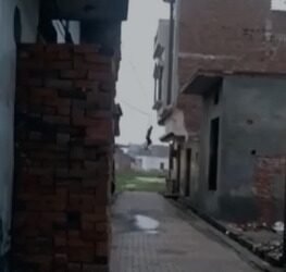 ವಿವಾಹಿತ ಪ್ರೇಯಸಿ ಮನೆಯಿಂದ ಪ್ರಿಯಕರ ಜಂಪ್‌!