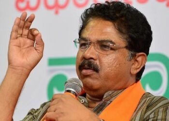 ಕಾಂಗ್ರೆಸ್ ಗೆ ಅಂಟಿದ ರಕ್ತ; ವಿಶೇಷ ಅಧಿವೇಶನ ಕರೆಯುವಂತೆ ಬಿಜೆಪಿ ಒತ್ತಾಯ!