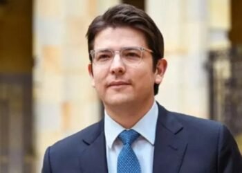 ಕ್ಯಾಂಪೇನ್‌ ವೇಳೆ ಗನ್ ನಿಂದ ಶೂಟ್‌!