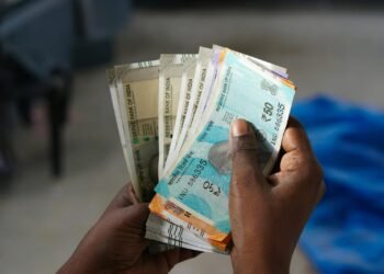 ಆಧಾರ್ ಕಾರ್ಡ್ ಇದ್ದರೆ ತಕ್ಷಣವೇ ಸಿಗುತ್ತದೆ 10 ಸಾವಿರ ರೂ.ವರೆಗೆ ಸಾಲ; ಹೇಗಂತೀರಾ?