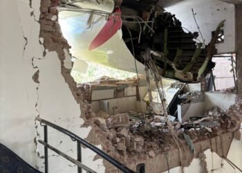 ವಿಮಾನ ದುರಂತ; 242 ಜನರೂ ಬಲಿ