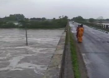 ತುಂಬಿ ಹರಿಯುತ್ತಿರುವ ಬೆಣ್ಣೆ ಹಳ್ಳ