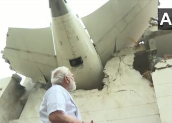 ಹಾಸ್ಟೆಲ್ ನಲ್ಲಿದ್ದ ವಿದ್ಯಾರ್ಥಿಗಳನ್ನು ಕಾಪಾಡಿದ ಆಪತ್ಬಾಂಧವರು!