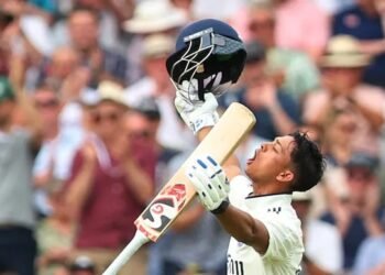 ಯಶಸ್ವಿ ಜೈಸ್ವಾಲ್ ಶತಕ: ಲೀಡ್ಸ್ನಲ್ಲಿ ಇತಿಹಾಸ ನಿರ್ಮಿಸಿದ ಯುವ ಆರಂಭಿಕ, ಭಾರತಕ್ಕೆ ಬೃಹತ್ ಮುನ್ನಡೆ!