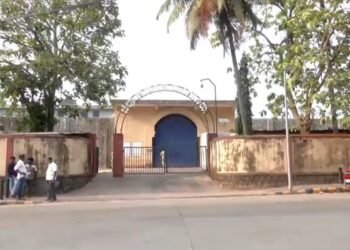 ಜೈಲಿನಲ್ಲಿ ಪರಸ್ಪರ ಬಡಿದಾಡಿಕೊಂಡ ಕೈದಿಗಳು