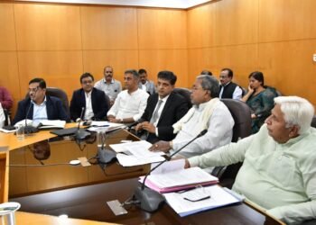 ಪರಿಣಾಮಕಾರಿಯಾಗಿ ಕರ್ತವ್ಯ ನಿರ್ವಹಿಸದಿದ್ದರೆ ತಕ್ಕ ಶಾಸ್ತಿ: ಸಿಎಂ