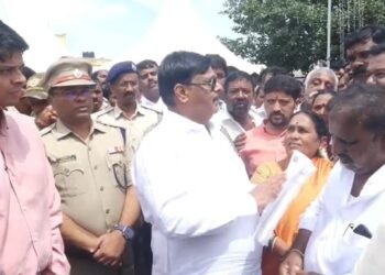 ಮೈಸೂರು ಚಾಮುಂಡಿ ಬೆಟ್ಟಕ್ಕೆ ಭೇಟಿ ನೀಡಿದ ಮಹದೇವಪ್ಪ