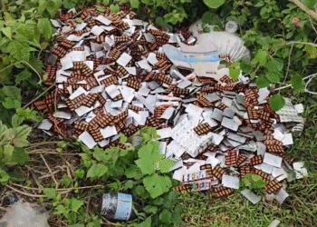 ವೈದ್ಯರ ಕಳ್ಳಾಟ : ಔಷಧಿಗಳನ್ನು ಎಸೆದಿರುವ ಶಂಕೆ