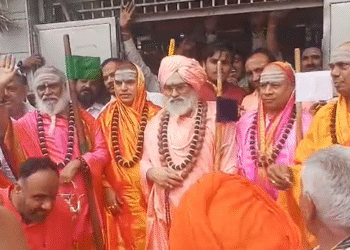 ವೀರಶೈವ ಲಿಂಗಾಯತ ಎಂದು ಬರೆಸುವಂತೆ ಘೋಷಣೆ