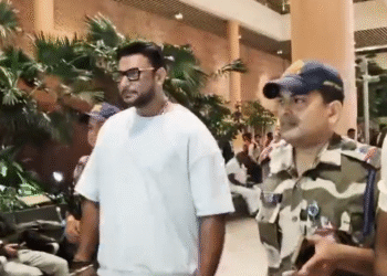 ಪತ್ನಿ ವಿಜಯಲಕ್ಷ್ಮೀ ಜೊತೆ ದಚ್ಚು ಎಂಟ್ರಿ