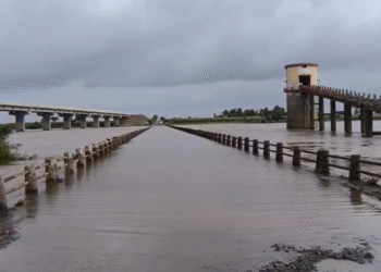 ಮಹಾರಾಷ್ಟ್ರದ ಘಟ್ಟ ಪ್ರದೇಶದಲ್ಲಿ ಮಳೆಯಾರ್ಭಟ | ಜಮಖಂಡಿ-ಮೀರಜ್ ರಾಜ್ಯ ಹೆದ್ದಾರಿ ಬಂದ್‌