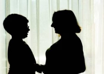 ಆತಂಕ ನಿವಾರಕ ಮಾತ್ರೆ ನೀಡಿ ವಿದ್ಯಾರ್ಥಿಯ ಮೇಲೆ ಲೈಂಗಿಕ ದೌರ್ಜನ್ಯ: ಶಿಕ್ಷಕಿ ಹಾಗೂ ಆಕೆಯ ಗೆಳತಿ ಬಂಧನ!