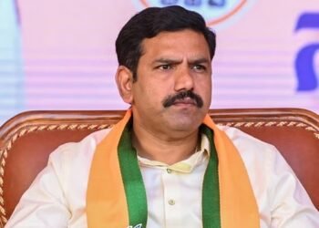 ಬದುಕಿದ್ದೂ ಸತ್ತಂತಿರುವ ಸರ್ಕಾರ