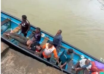 ದೋಣಿ ಮಗುಚಿ ಮೀನುಗಾರ ಸಾವು