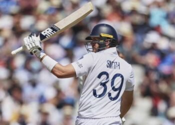 IND vs ENG: ಅರ್ಧಶತಕದೊಂದಿಗೆ ಸರ್ಫರಾಝ್ ಖಾನ್ ದಾಖಲೆ ಮುರಿದ ಜೇಮಿ ಸ್ಮಿತ್, ಹೊಸ ಮೈಲಿಗಲ್ಲು!