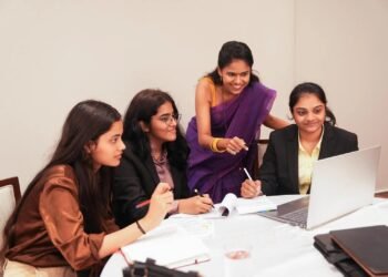 ಕೋಟಕ್ ಮಹೀಂದ್ರಾ ಗ್ರೂಪ್ ನಿಂದ 1.5 ಲಕ್ಷ ರೂ. ಸ್ಕಾಲರ್ ಶಿಪ್; ಕೂಡಲೇ ಅರ್ಜಿ ಸಲ್ಲಿಸಿ