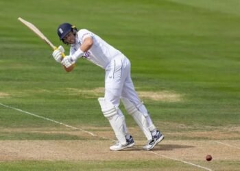 ಜೋ ರೂಟ್ ಹೊಸ ಮೈಲಿಗಲ್ಲು: 8000 ಟೆಸ್ಟ್ ರನ್ ಗಳಿಸಿದ ಎಲೈಟ್ ಪಟ್ಟಿಗೆ ಸೇರ್ಪಡೆ!