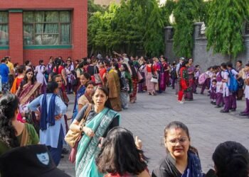 ದೆಹಲಿ, ಬೆಂಗಳೂರಿನ 60ಕ್ಕೂ ಹೆಚ್ಚು ಶಾಲೆಗಳಿಗೆ ಬಾಂಬ್ ಬೆದರಿಕೆ ಇ-ಮೇಲ್: ಪೋಷಕರು ಕಂಗಾಲು