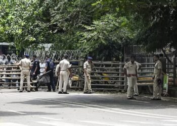 15 ವರ್ಷದ ಬಾಲಕಿಗೆ ಪೆಟ್ರೋಲ್ ಸುರಿದು ಬೆಂಕಿ ಹಚ್ಚಿದ ದುಷ್ಕರ್ಮಿಗಳು! ಜನಾಕ್ರೋಶ