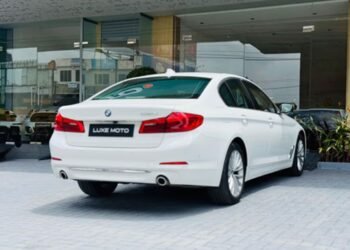 ಹೊಸ BMW 5 ಸೀರಿಸ್ ಕಾರು ಖರೀದಿ ಮಾಡಿದ ಗಿನ್ನೆಸ್ ದಾಖಲೆಯ ಕುಳ್ಳ ಪಕ್ರು!