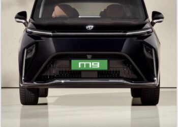 ಭಾರತದ ಐಷಾರಾಮಿ ಎಲೆಕ್ಟ್ರಿಕ್ ಕಾರು ಮಾರುಕಟ್ಟೆಗೆ: ಬೆಲೆ 69.90 ಲಕ್ಷ ರೂಪಾಯಿಯಿಂದ ಆರಂಭ!