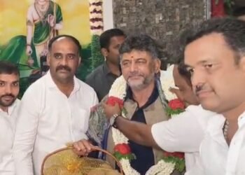 ಗುಟ್ಟಾಗಿ ಬಂದು ನಾಗೇಶ್ವರನ ಆಶೀರ್ವಾದ ಪಡೆದ ಡಿಸಿಎಂ ಡಿಕೆಶಿ