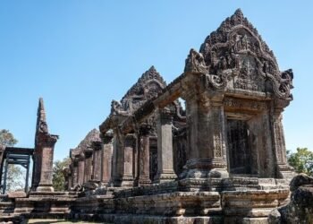 ಶಿವ ದೇಗುಲಕ್ಕಾಗಿ ಥಾಯ್ಲೆಂಡ್-ಕಾಂಬೋಡಿಯಾ ಗಡಿಯಲ್ಲಿ ಭೀಕರ ಸೇನಾ ಸಂಘರ್ಷ: 12 ಸಾವು