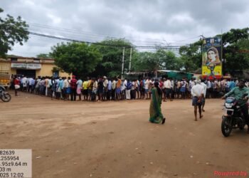 ದಾವಣಗೆರೆಯಲ್ಲಿ ಜೋರಾದ ಯೂರಿಯಾ ಗದ್ದಲ