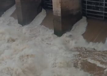 ತುಂಗಾಭದ್ರಾ ನದಿಗೆ ಅಪಾರ ಪ್ರಮಾಣದ ನೀರಿ ಬಿಡುಗಡೆ