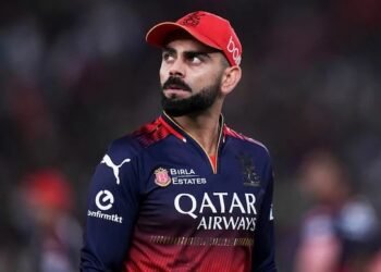 2019ರಲ್ಲಿ ಕೊಹ್ಲಿಯನ್ನು ಆರ್‌ಸಿಬಿ ನಾಯಕತ್ವದಿಂದ ವಜಾಗೊಳಿಸಲು ನಿರ್ಧರಿಸಲಾಗಿತ್ತು: ಮಾಜಿ ಸಹ ಆಟಗಾರನಿಂದ ಸ್ಫೋಟಕ ಮಾಹಿತಿ