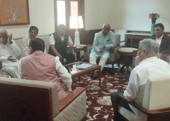 ರಾಜ್ಯದಲ್ಲಿ ರಸಗೊಬ್ಬರ ಕೊರತೆ | ಕೆಂದ್ರ ಸಚಿವರನ್ನು ಭೇಟಿ ಮಾಡಿದ ರಾಜ್ಯ ಬಿಜೆಪಿ ಸಂಸದರ ನಿಯೋಗ