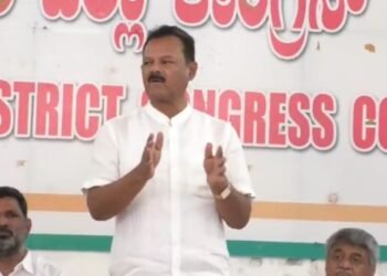ಪಕ್ಷದಲ್ಲಿ ನನ್ನನ್ನು ಗುಲಾಮರಂತೆ ಕಾಣುತ್ತಾರೆ : ಕೋಲಾರ ಕಾಂಗ್ರೆಸ್ ಜಿಲ್ಲಾಧ್ಯಕ್ಷ್ಯ ಆಕ್ರೋಶ