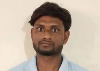 ಅಳಿಯ-ಮಾವನ ಜಗಳ ಬಿಡಿಸಲು ಹೋದ ಪೊಲೀಸ್ ಗೆ ಚಾಕು ಇರಿತ